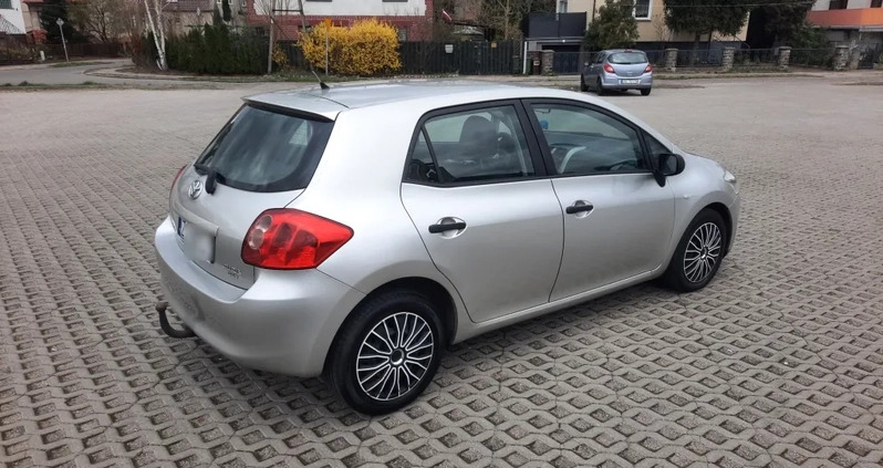 Toyota Auris cena 11900 przebieg: 225000, rok produkcji 2007 z Szczecin małe 29
